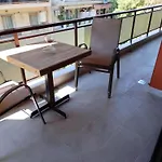 Sleeps 11 - Sea View - Balcony - Parking