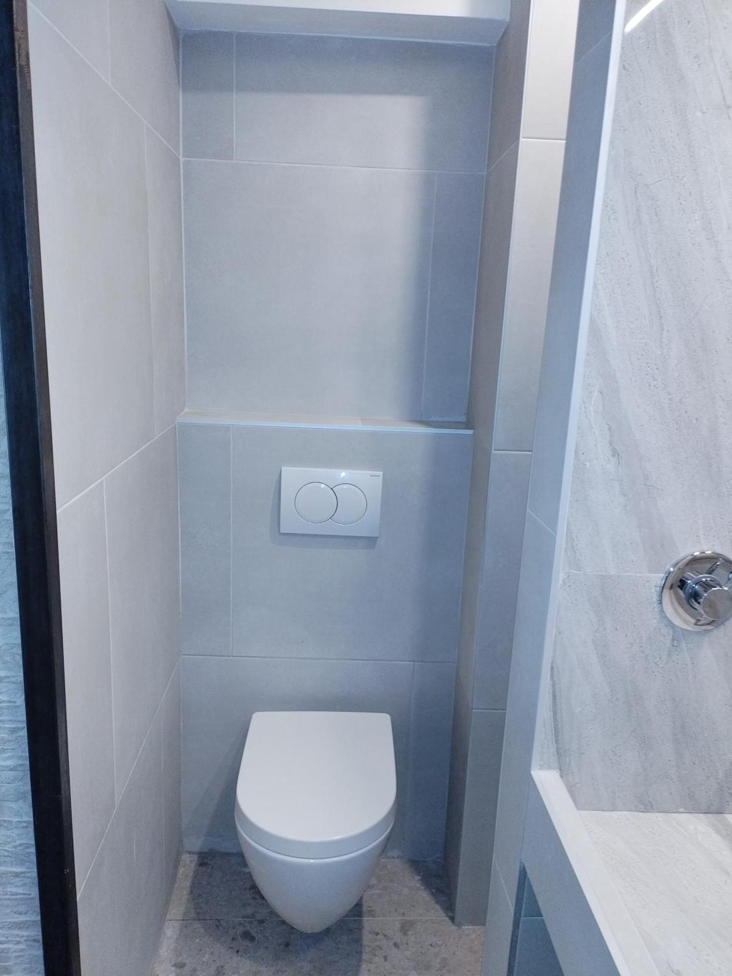 Sleeps 11 - Sea View - Balcony - Parking Apartment